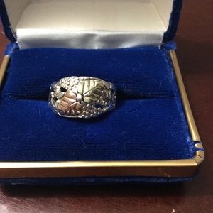 12K Black Hills Gold\Sterling silver ring.